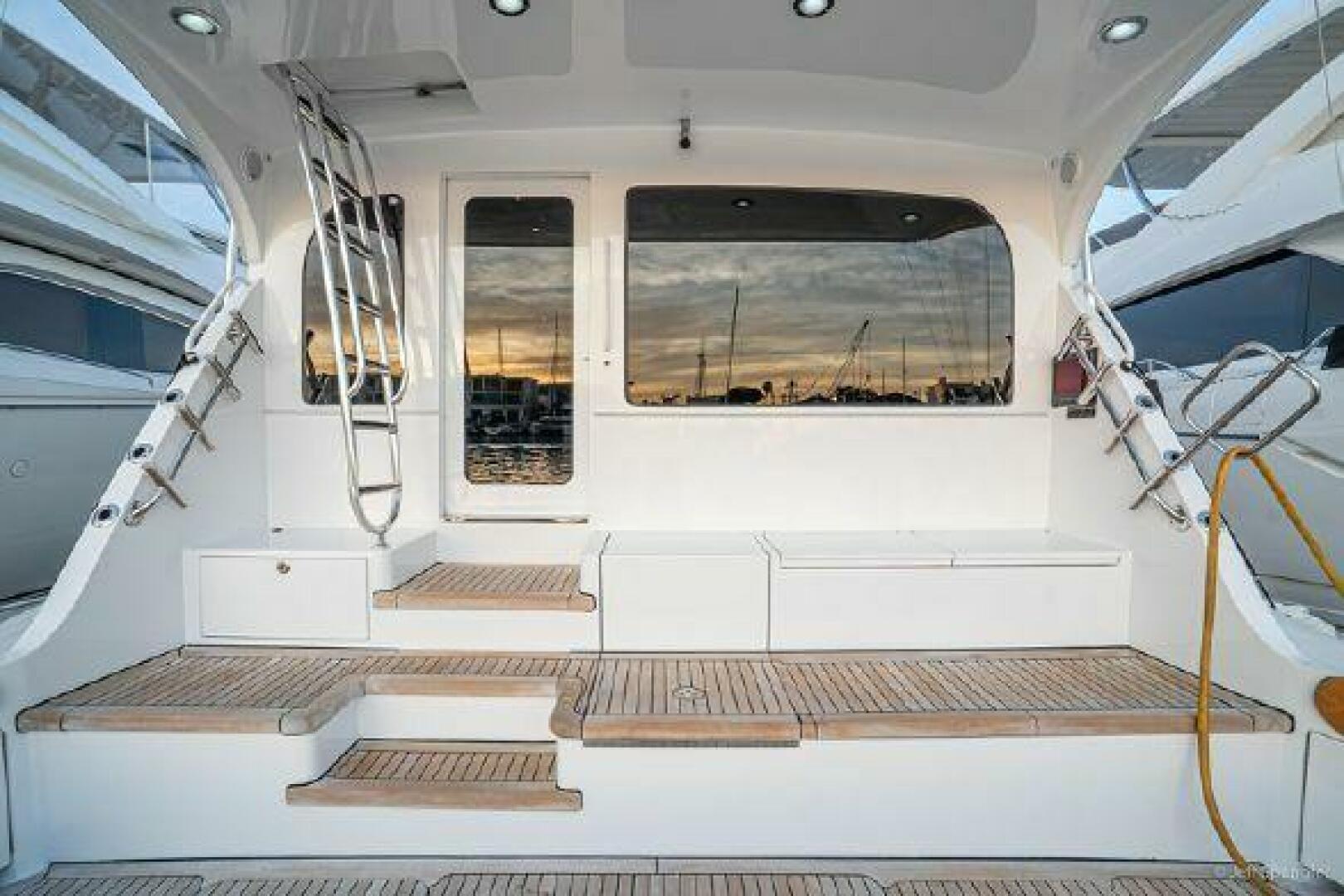 2008 Hatteras 77 Enclosed Bridge - Image 27