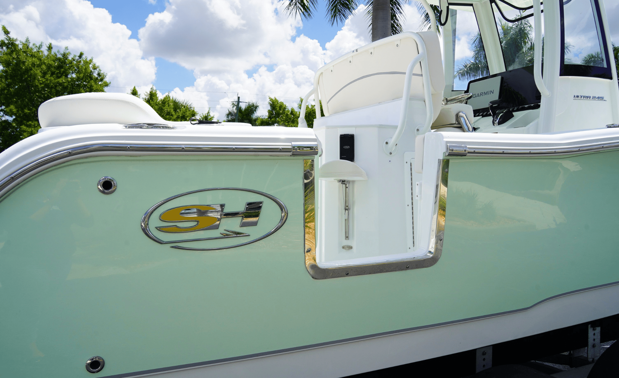 2027 SEA HUNT ULTRA 245SE - Image 8