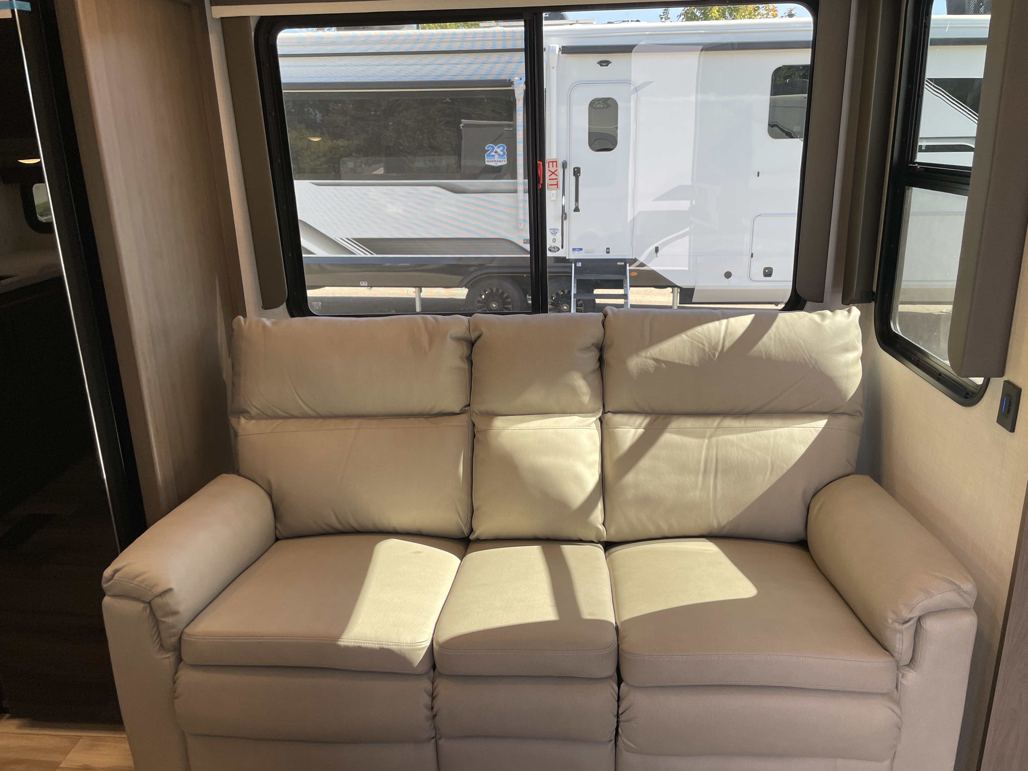 2027 Keystone Cougar 260MLE - Image 9