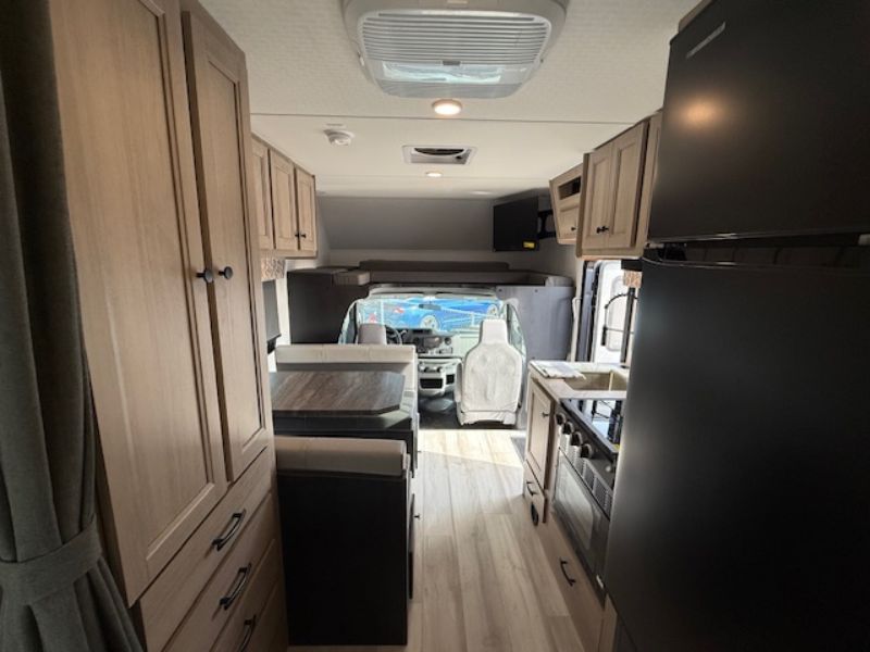 2026 Forest River Sunseeker LE 2250SLEF - Image 17