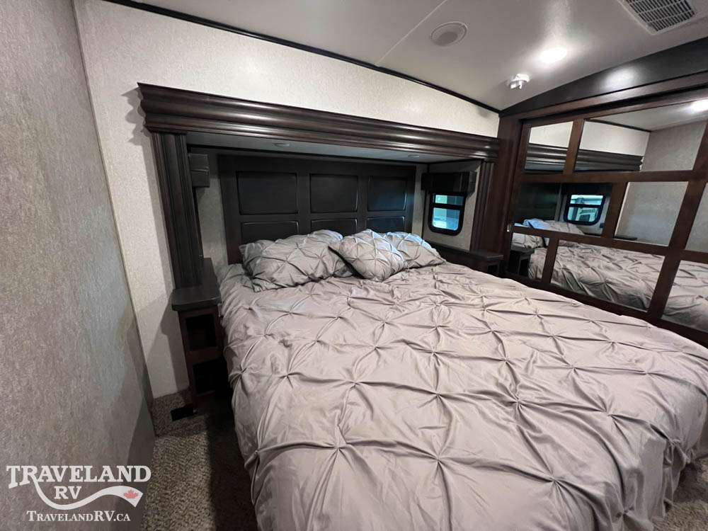2018 JAYCO NORTH POINT 317RLOK - Image 17