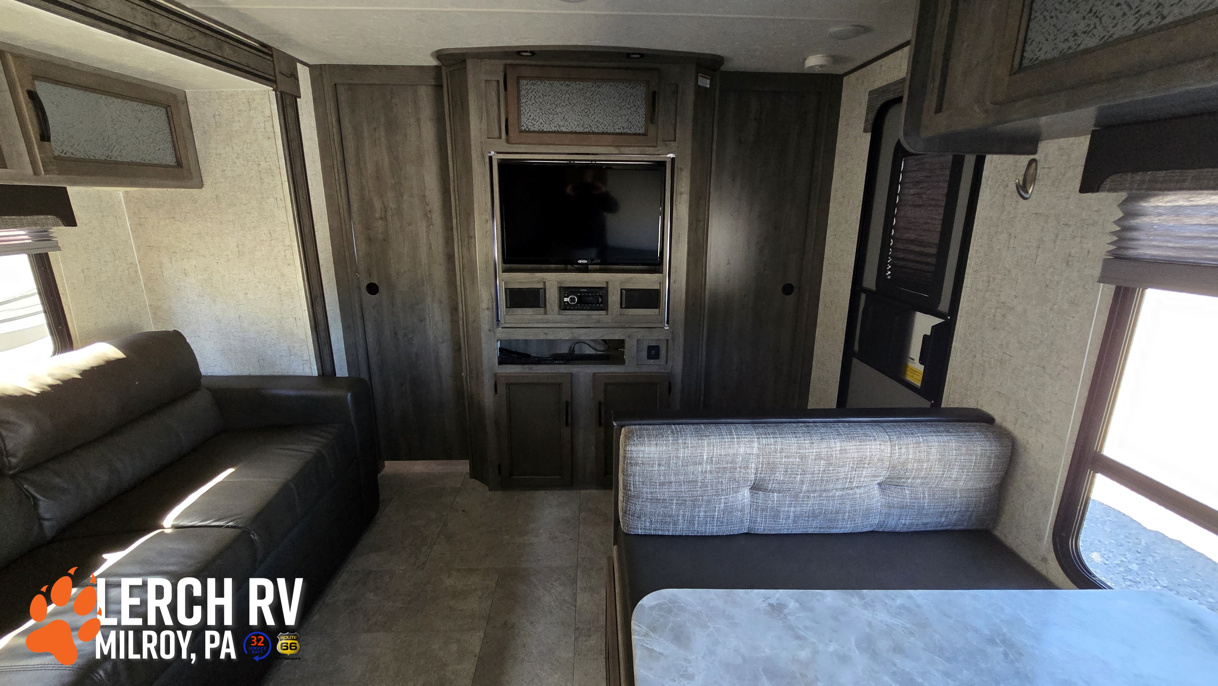 2019 FOREST RIVER APEX 300BHS - Image 22