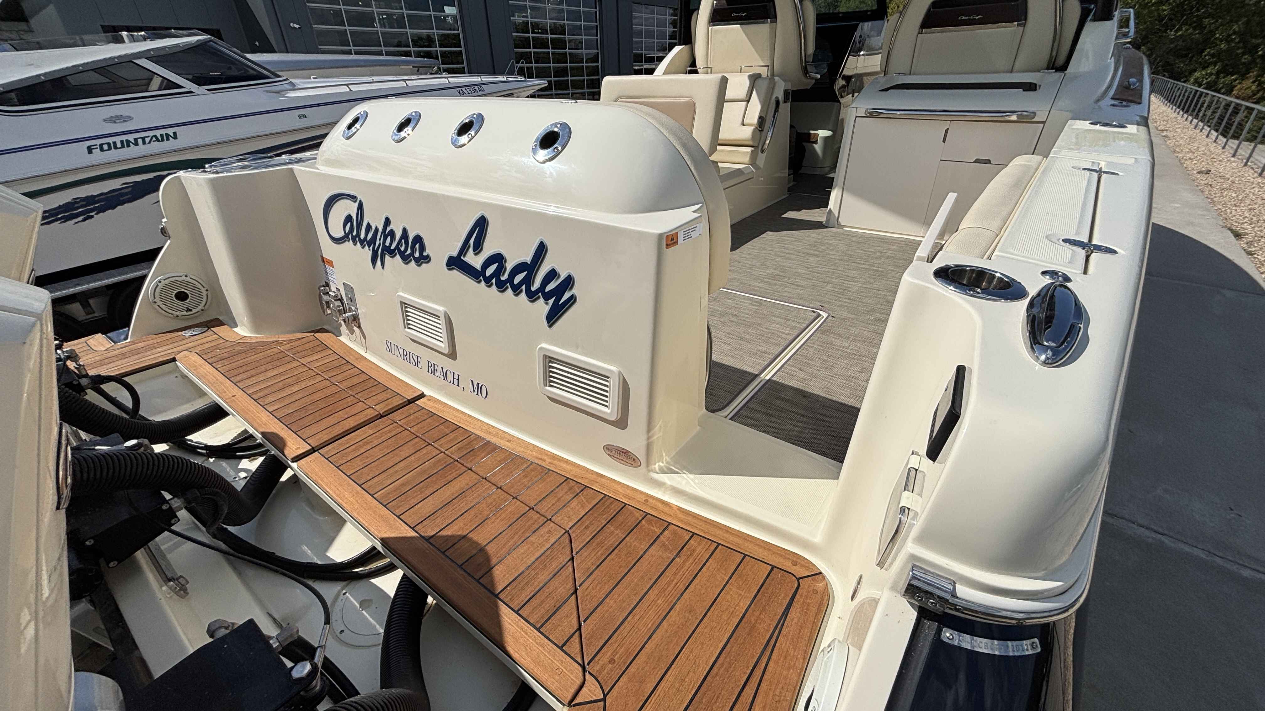 2021 Chris Craft 35 Calypso - Image 10