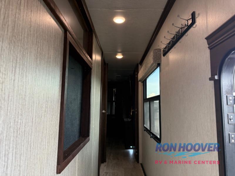 2019 HEARTLAND 3925MLP - Image 29