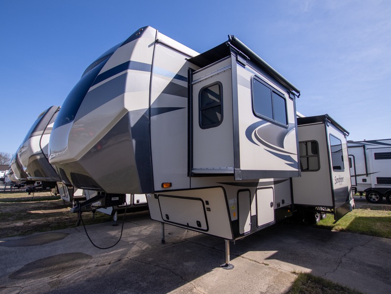 2021 Forest River Sandpiper 3550FL - Image 4