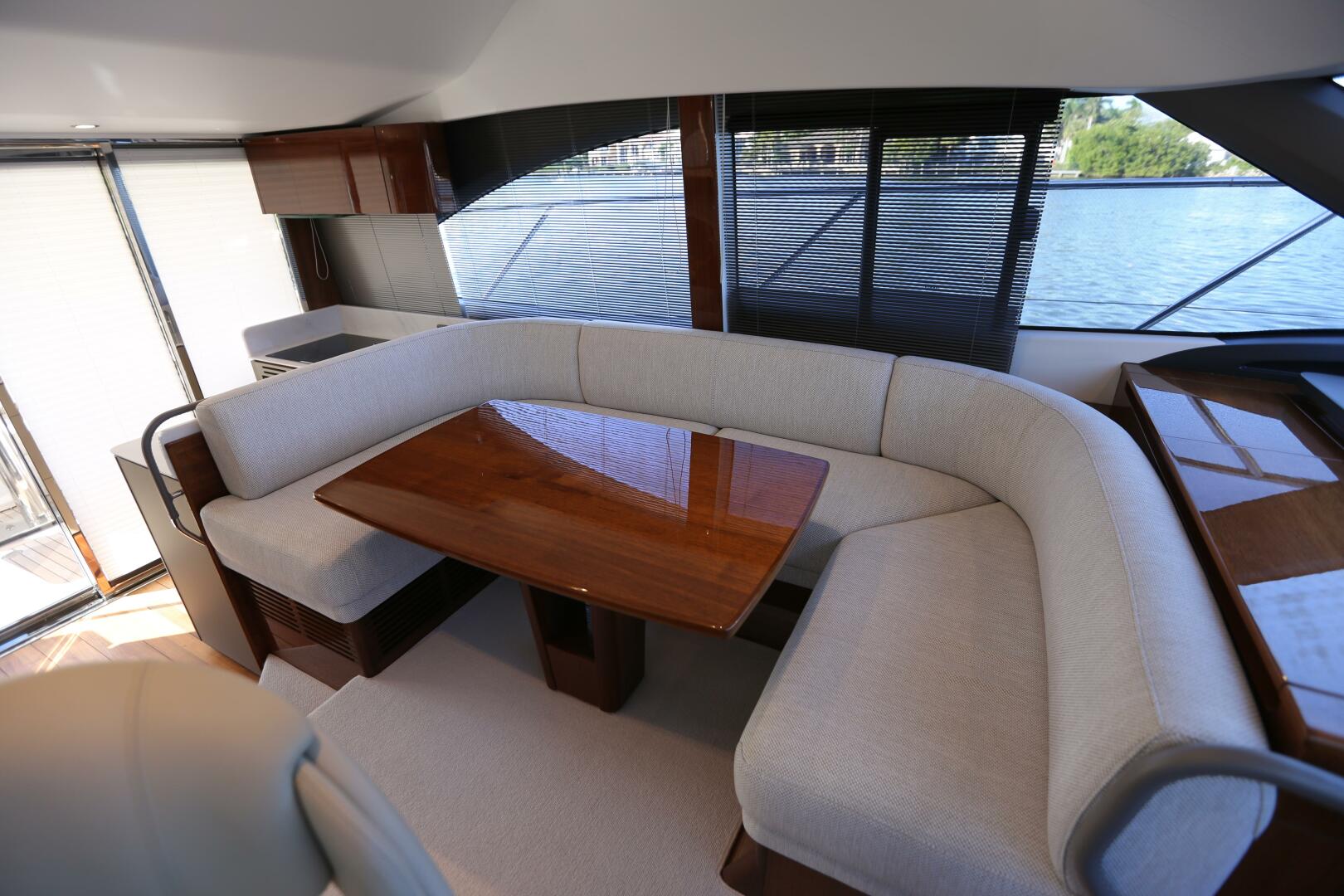 2024 Princess Princess F45 - Image 25
