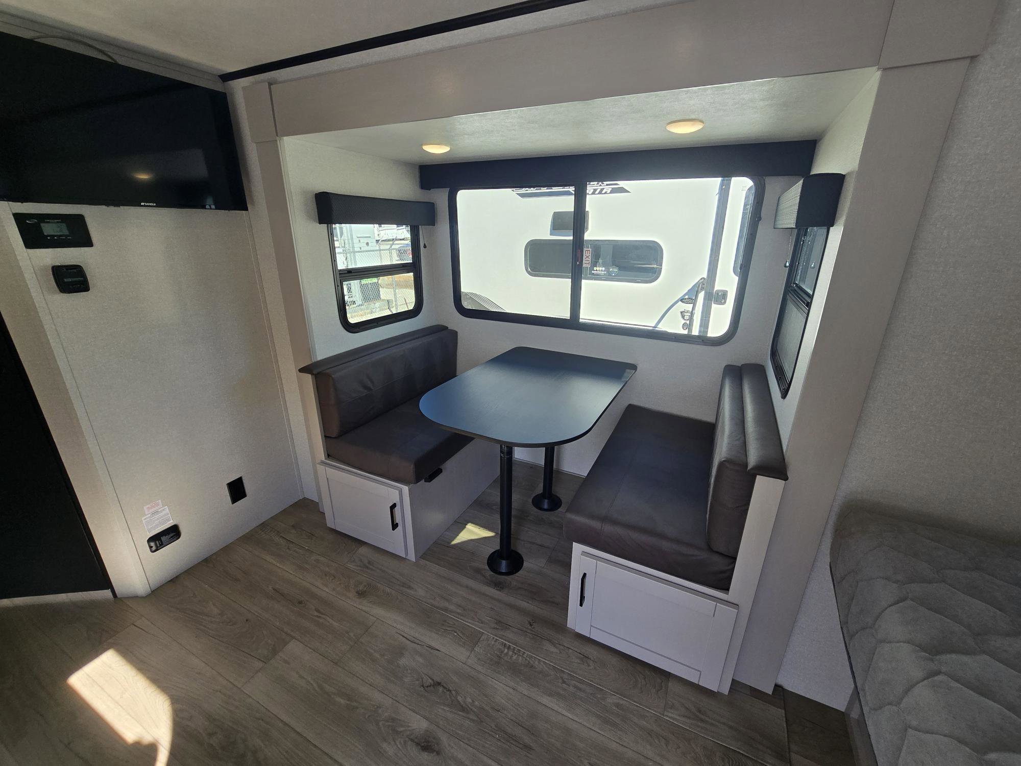 2026 JAYCO JAY FEATHER AIR 19MBS - Image 12