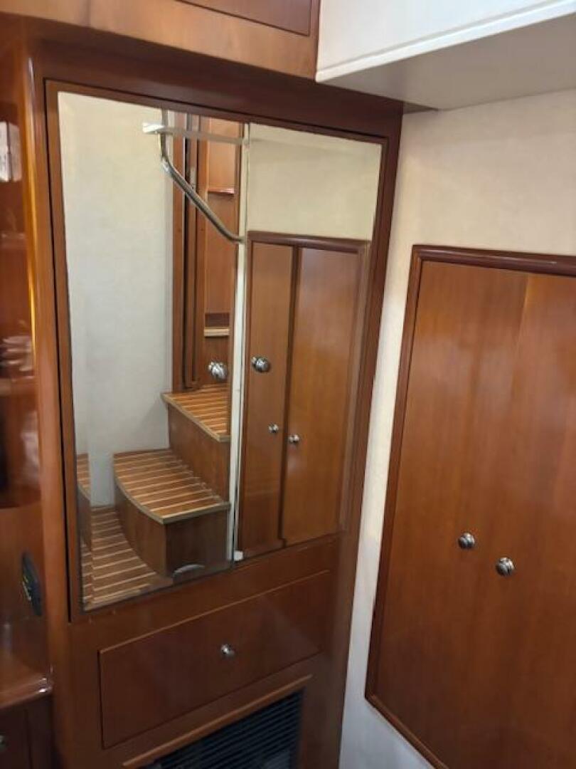 2006 Carver 43 Motor Yacht - Image 99
