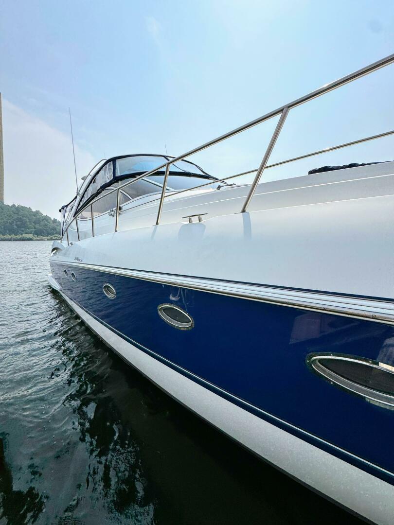 2005 Cruisers Yachts 540 Express - Image 13
