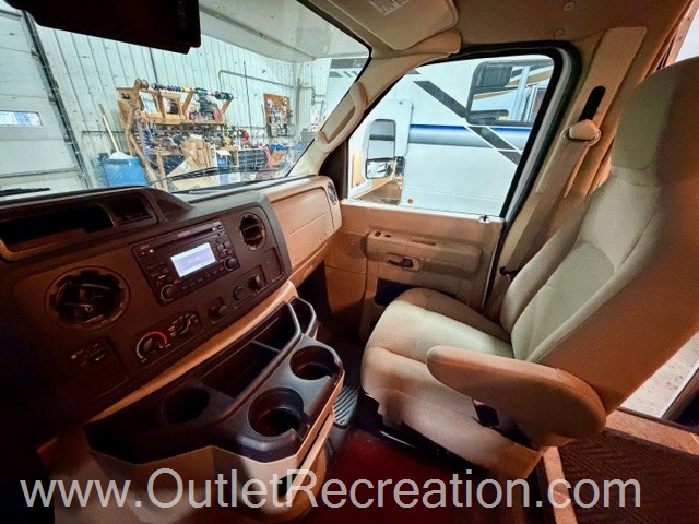 2012 Forest River Sunseeker 2300 - Image 5