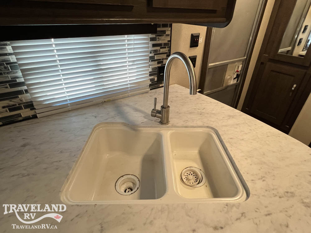 2018 Forest River Wildwood X-Lite West 210RBXL - Image 11