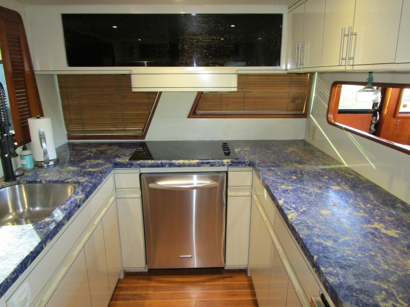 1990 Viking Cockpit Motor Yacht - Image 6