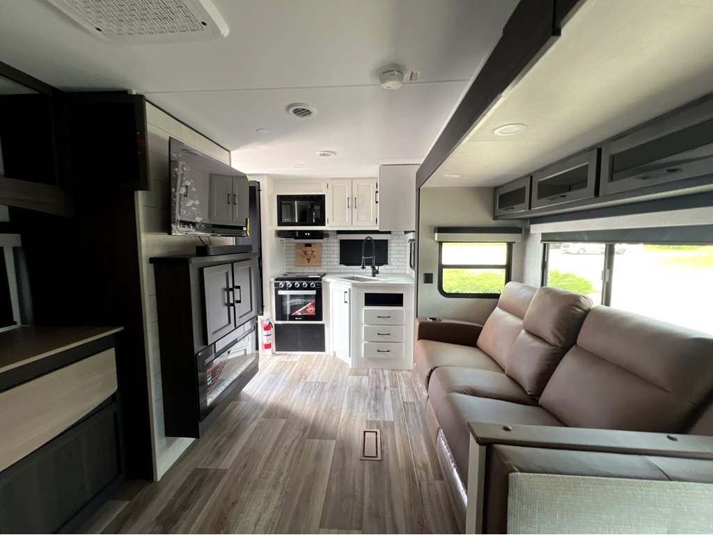 2026 VENTURE RV SPORTTREK 251VRK - Image 6