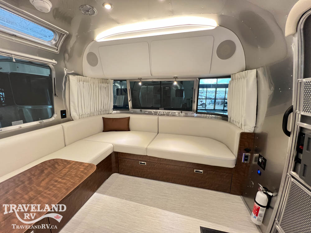 2026 AIRSTREAM 30RBQ GLOBETROTTER - Image 13