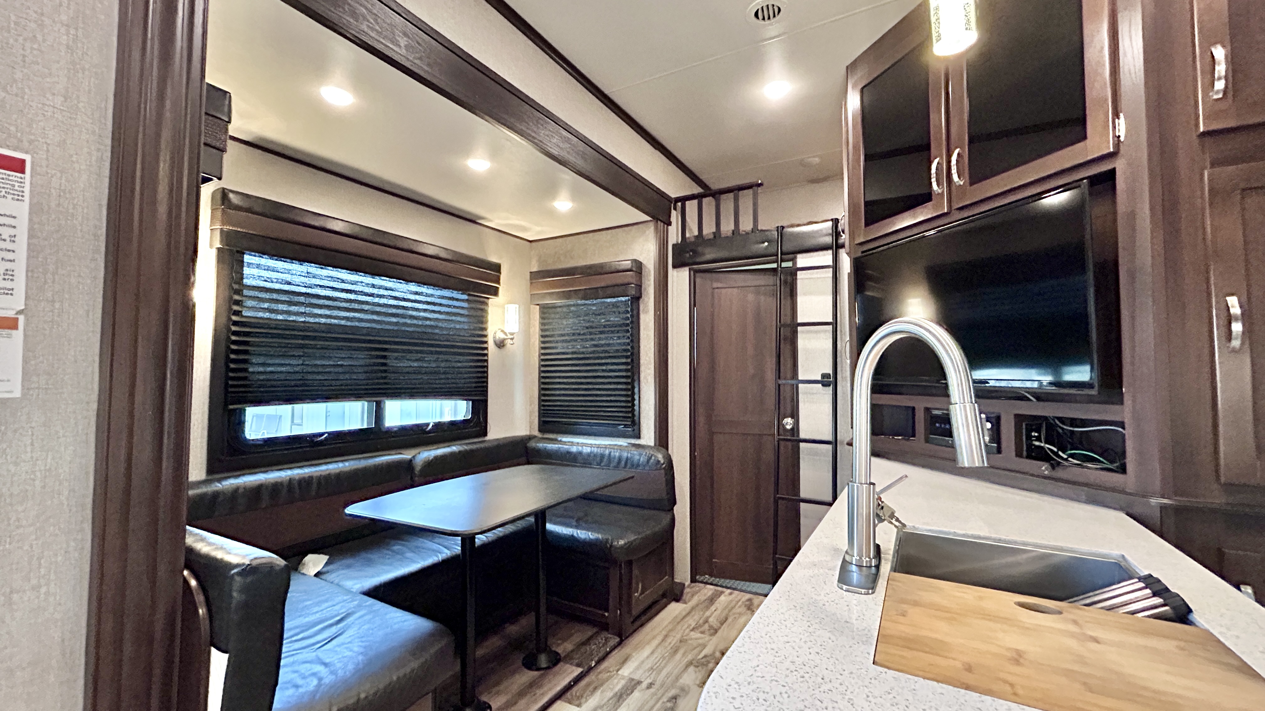 2019 Jayco Talon 403T - Image 9