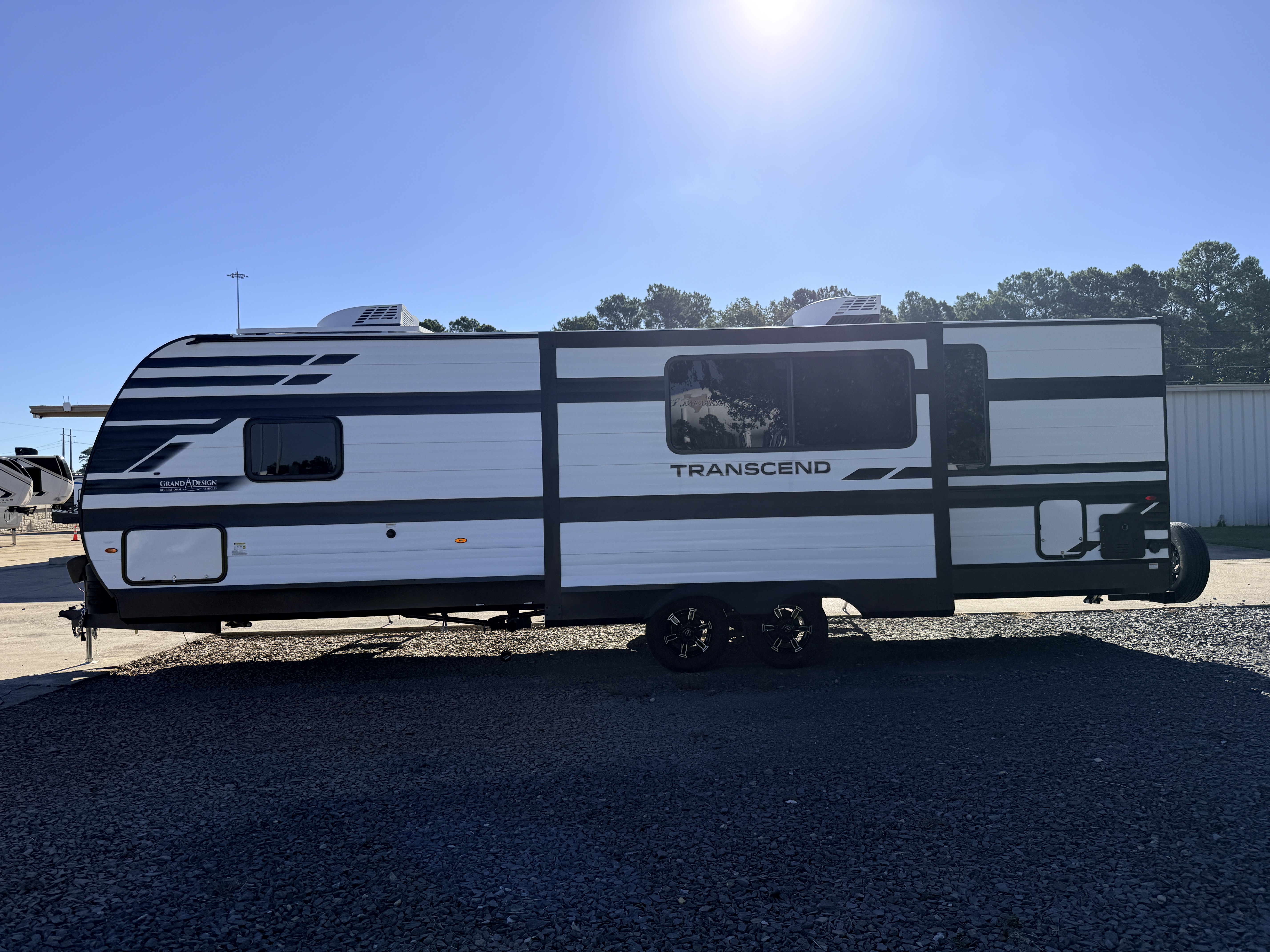 2027 Grand Design Transcend 265BHT - Image 5