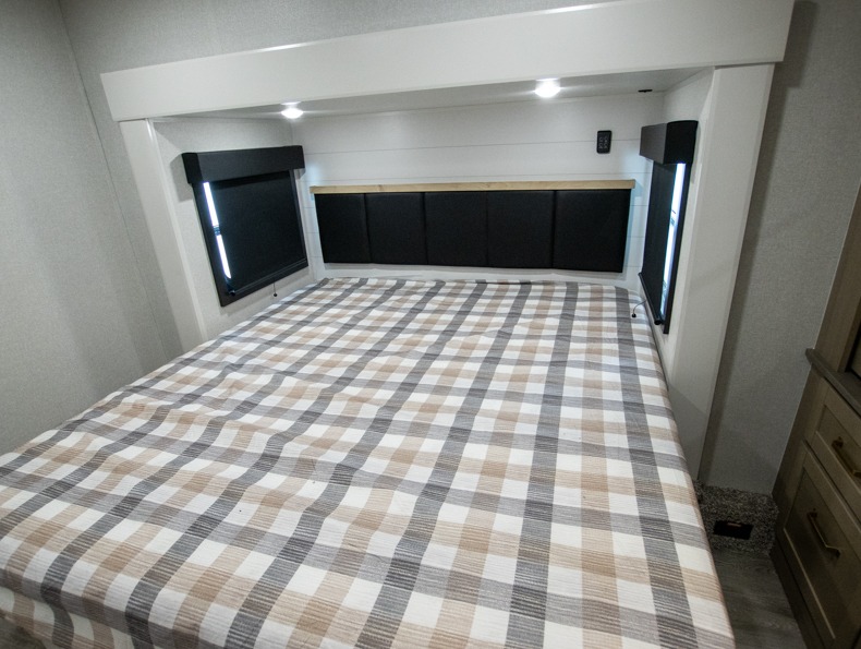 2026 Jayco Eagle 335LSTS - Image 26