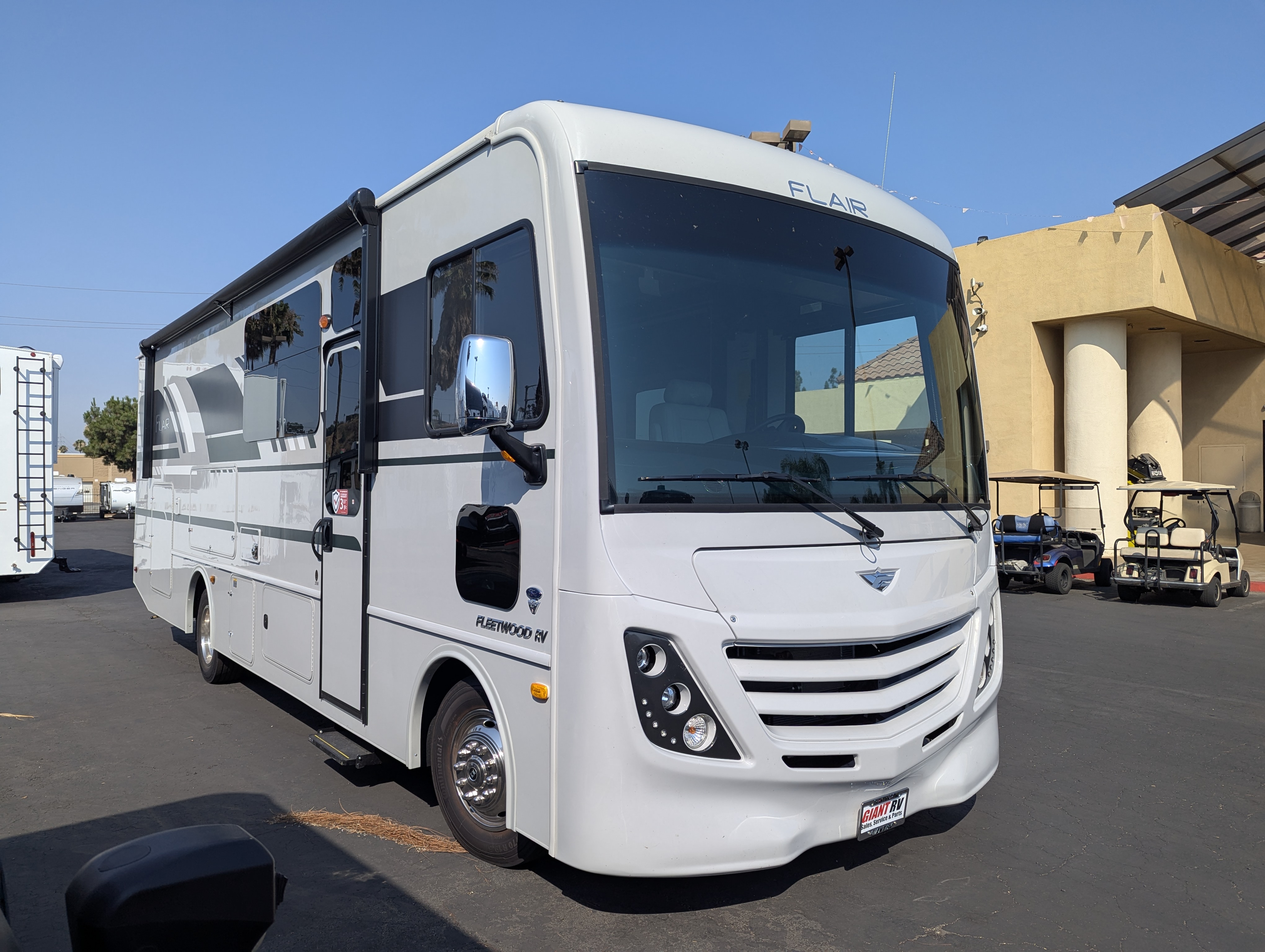 2026 Fleetwood Flair 29M - Image 1