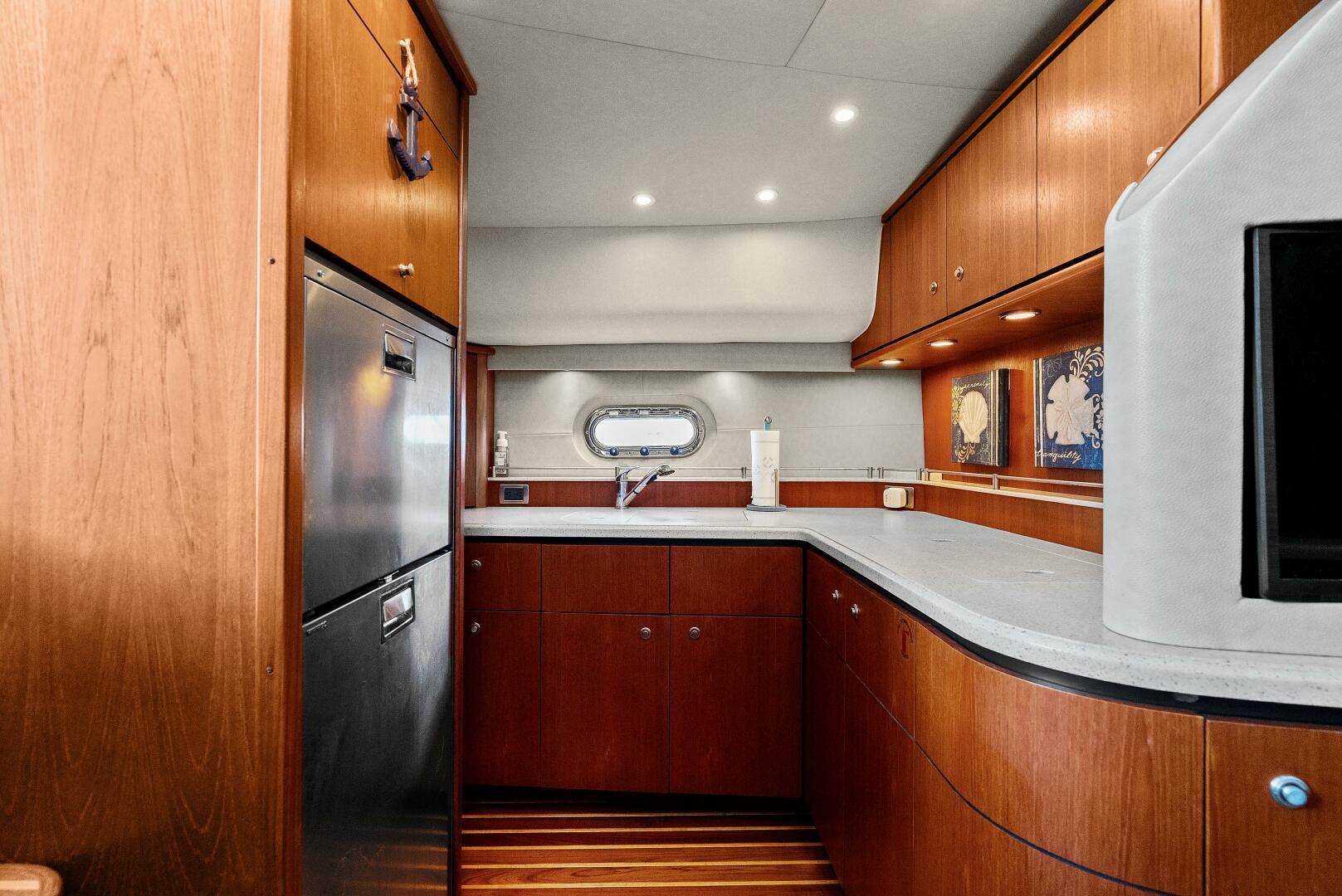 2007 Tiara Yachts 4300 Sovran - Image 18