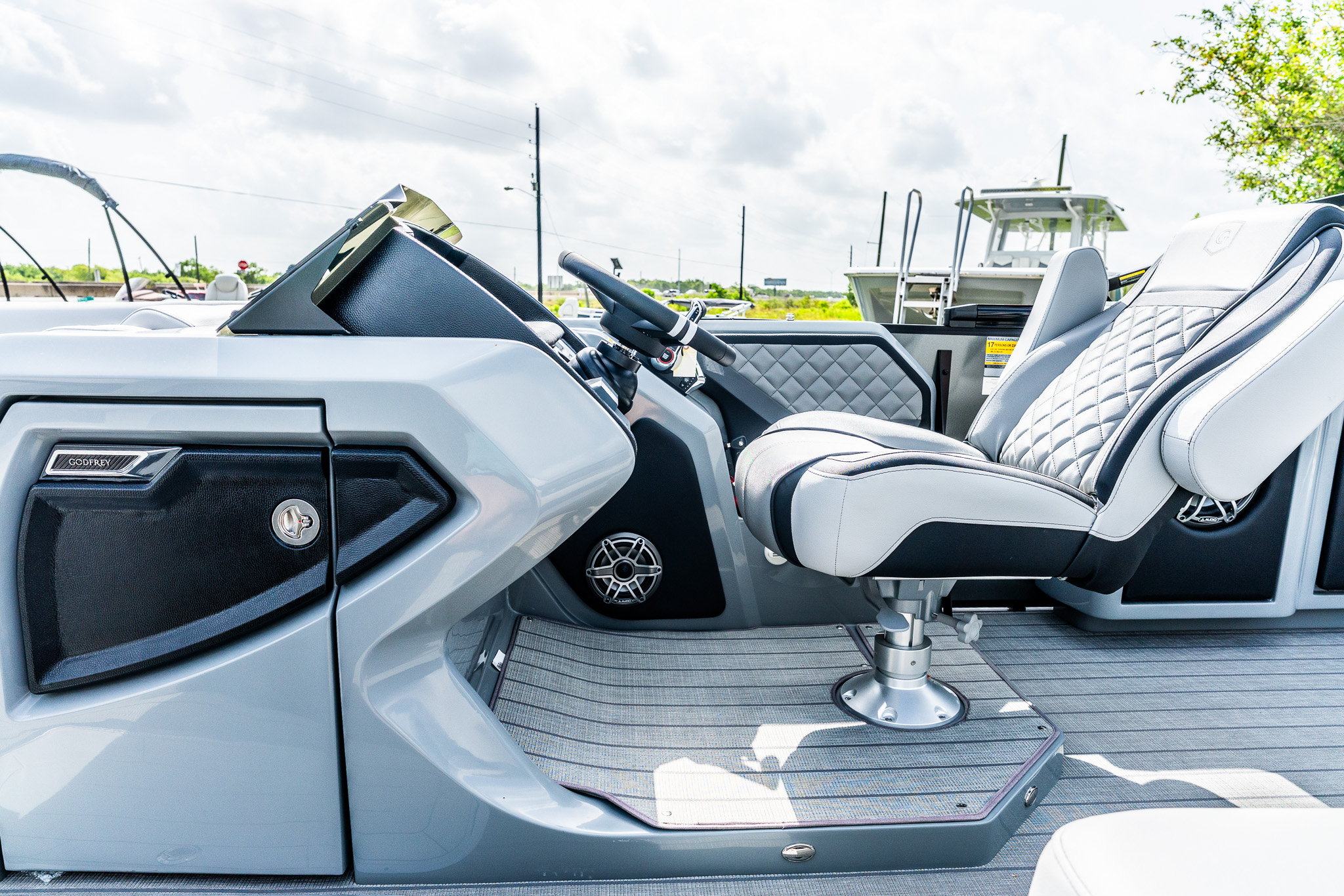 2026 Godfrey AquaPatio 255 DFLW - Image 3
