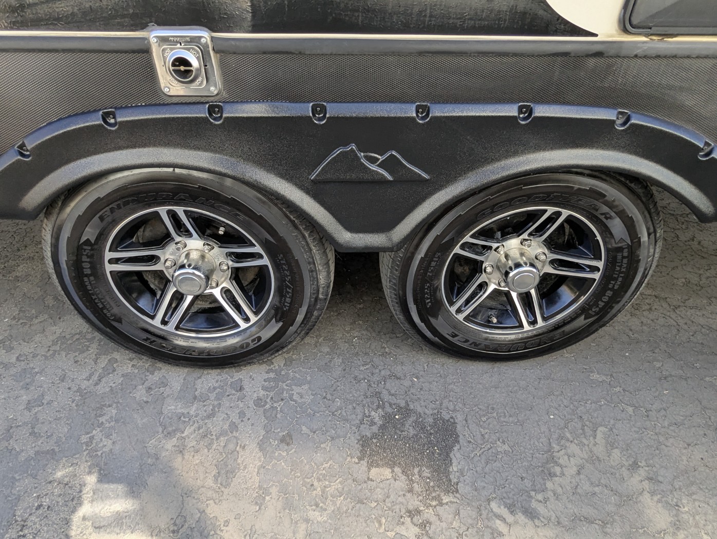 2019 Keystone Cougar Half-Ton West 29RDBWE - Image 12