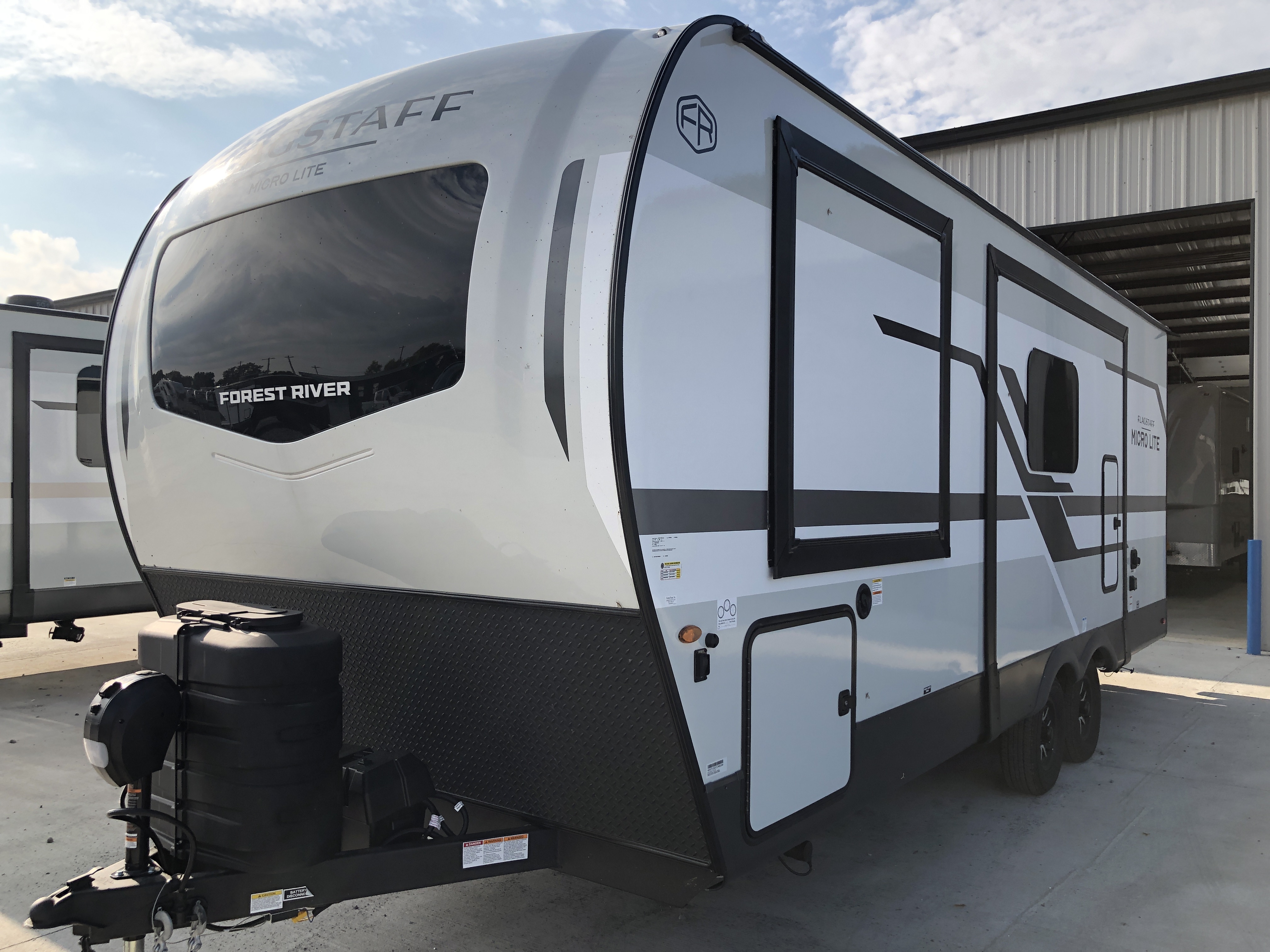 2026 Forest River Flagstaff Micro Lite 25BSDS - Image 3