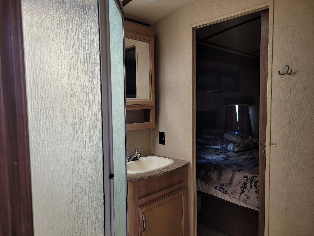 2016 Dutchmen Denali 287 RE - Image 14