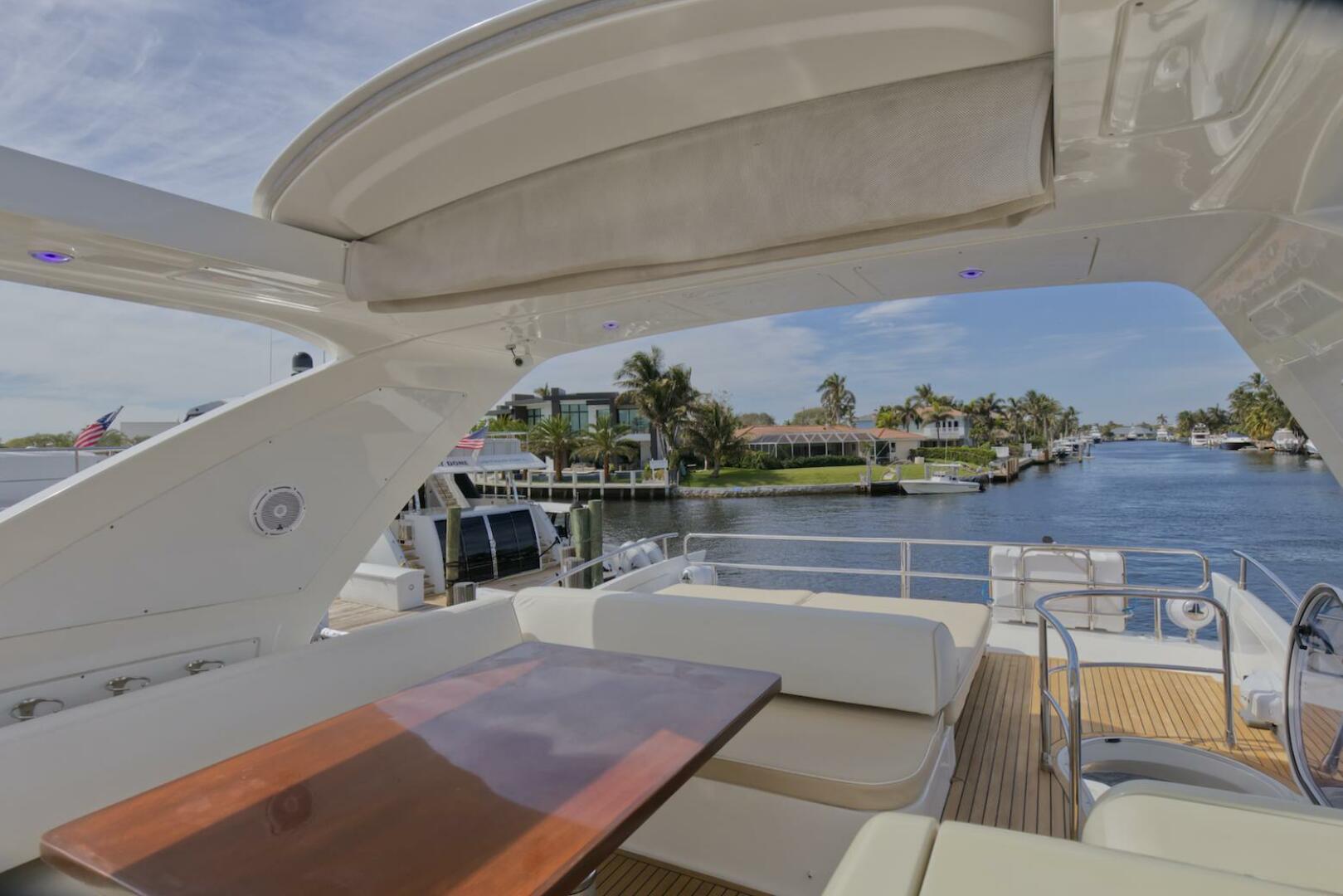 2015 Azimut 64 Flybridge - Image 14