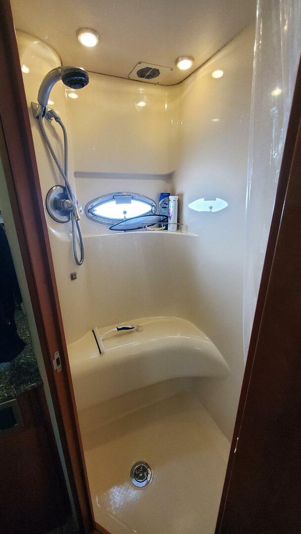 2004 Meridian 408 - Image 28