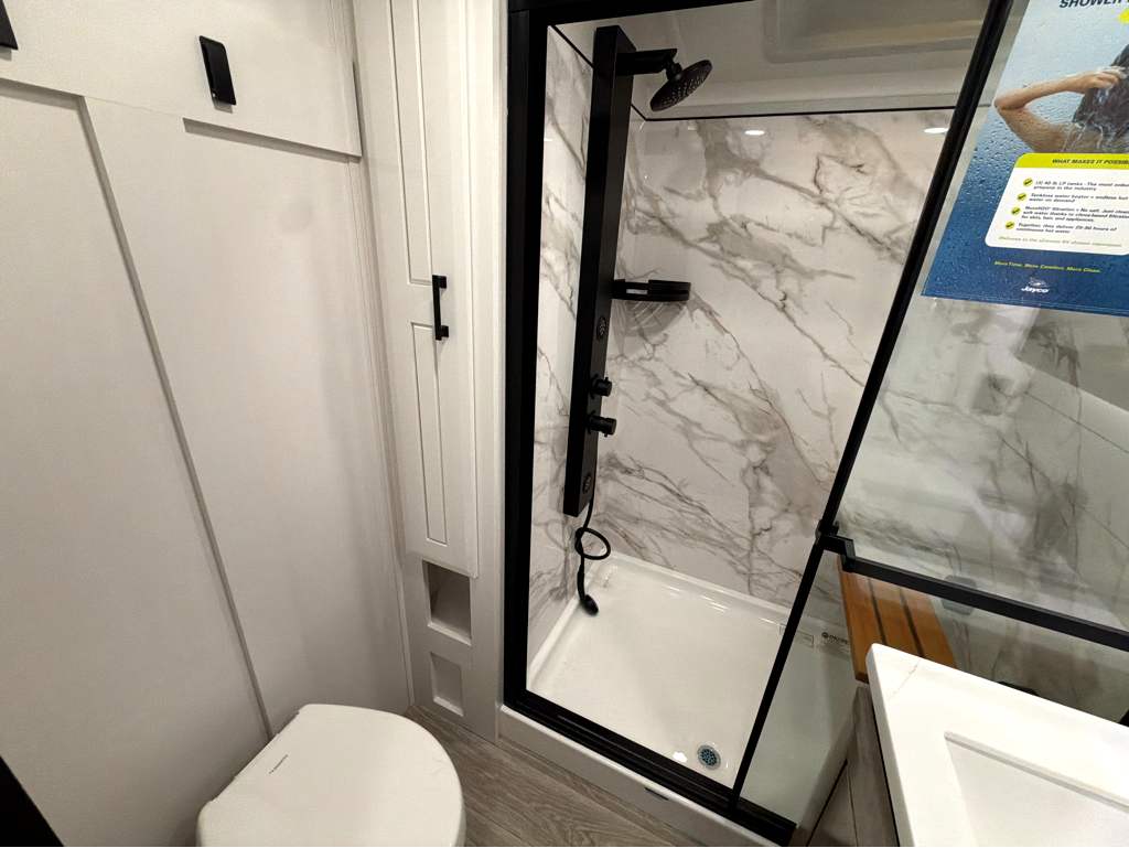 2027 JAYCO PINNACLE 32RLTS - Image 28