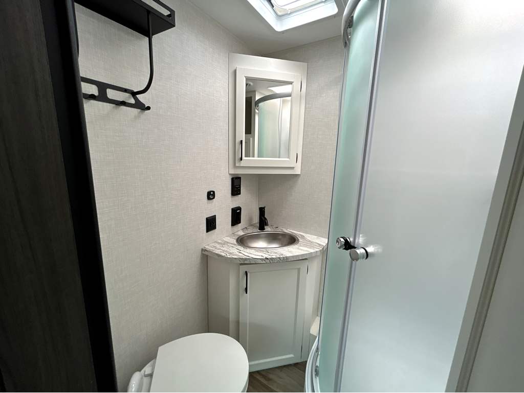 2026 VENTURE RV SPORTTREK 251VRK - Image 24