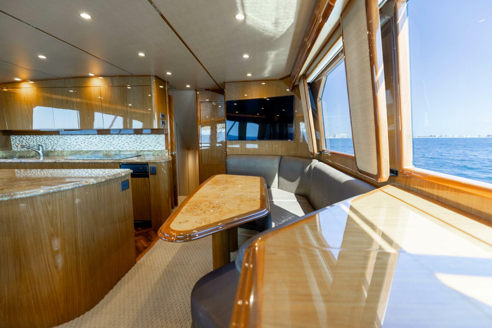 2013 Viking 76 Convertible - Image 17