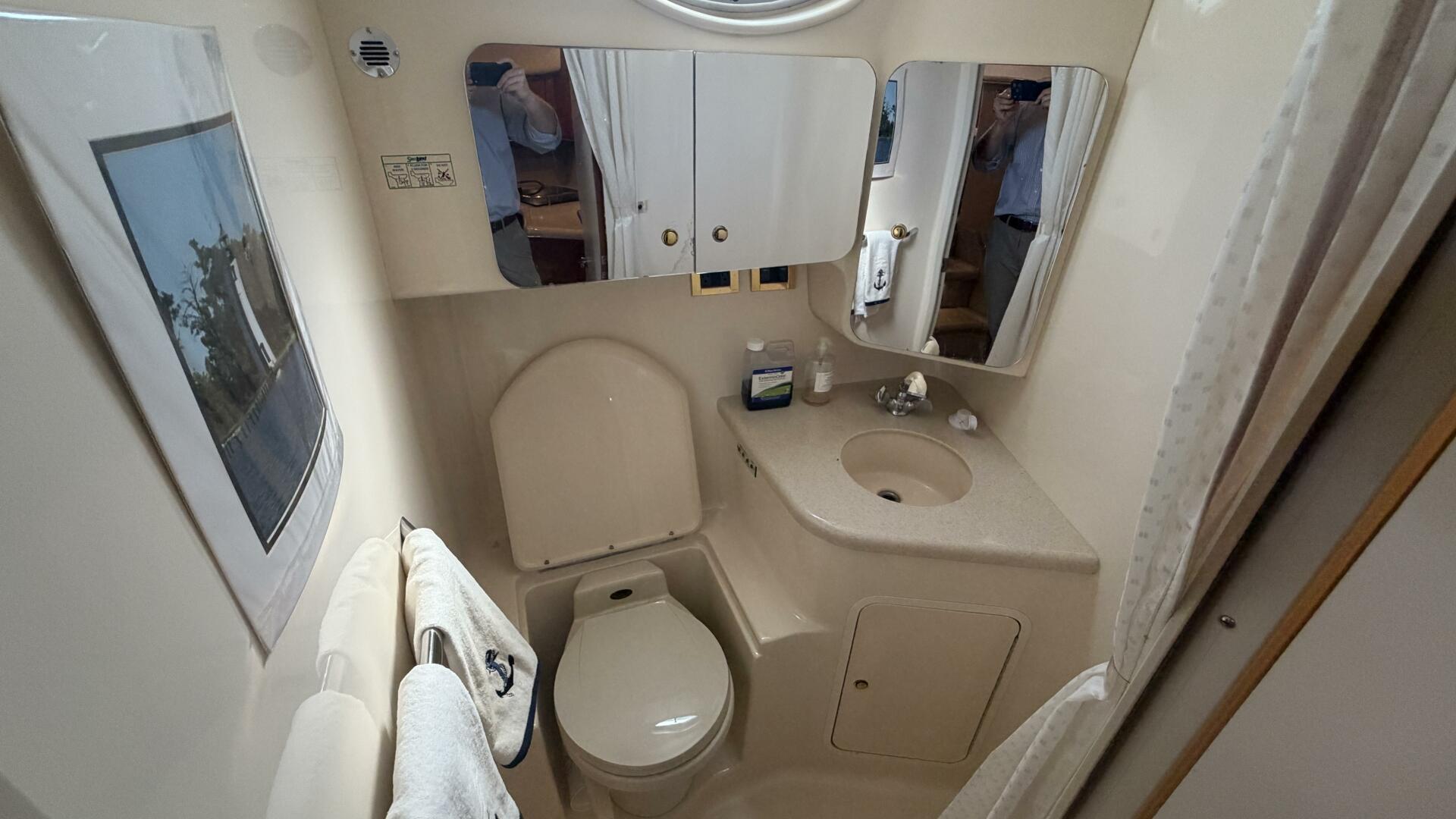2000 Sea Ray 380 Aft Cabin - Image 33