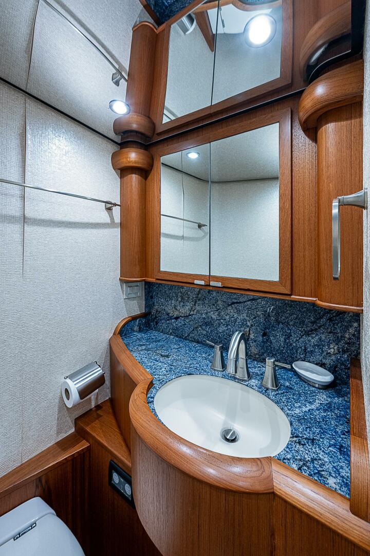 2017 F&S Cusotm Express Sportfish - Image 62