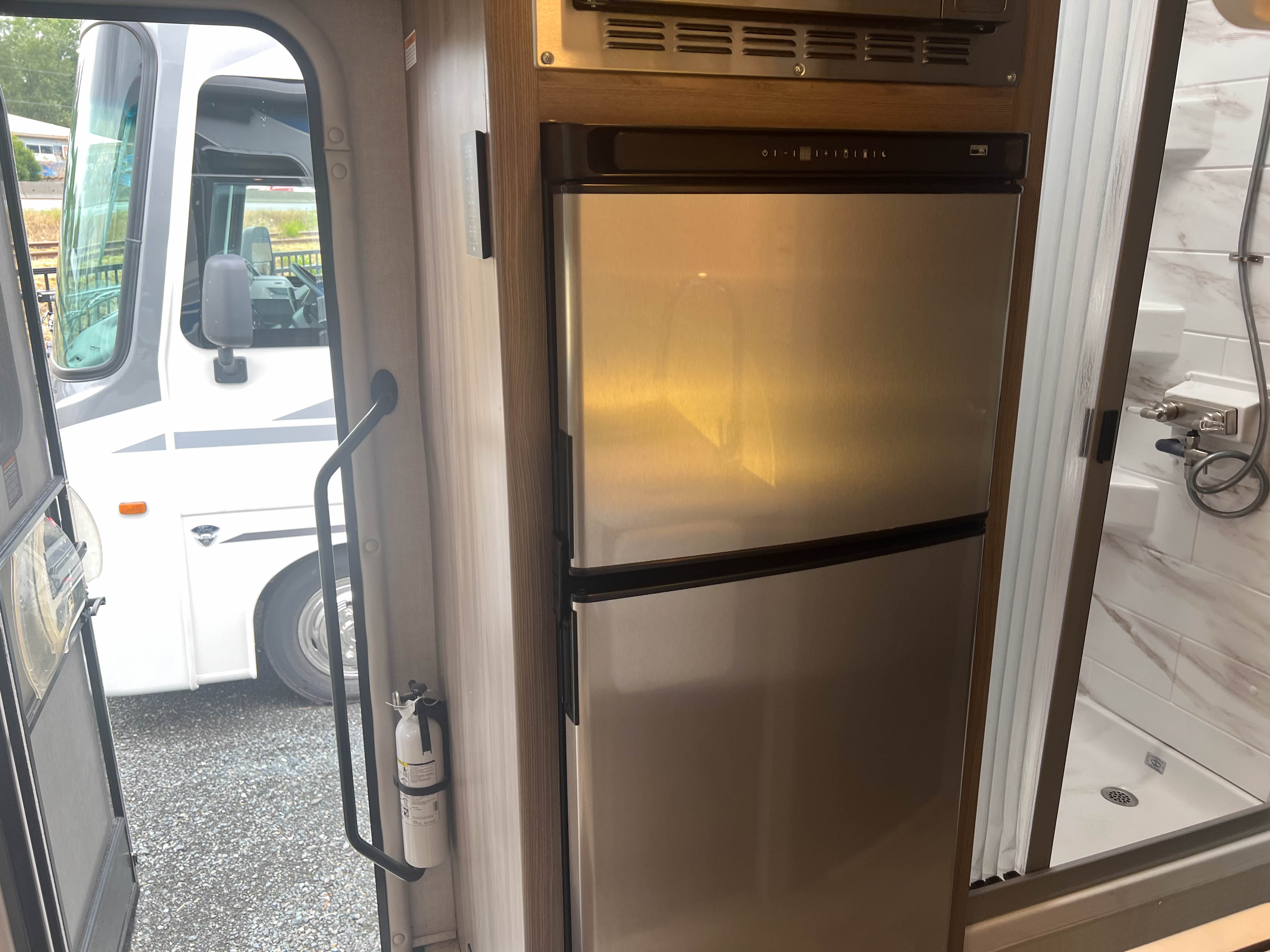 2024 Thor Motor Coach Tiburon 24RW - Image 21