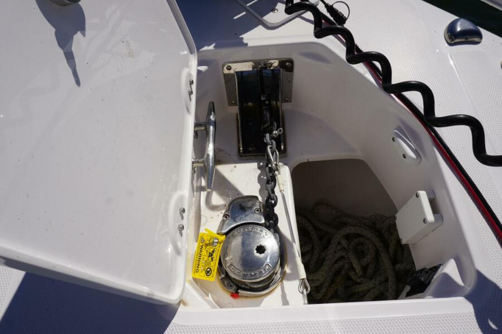 2022 Everglades 253 Center Console - Image 22