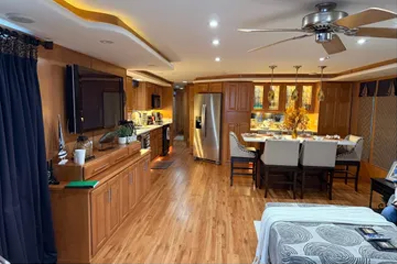 2001 Sharpe 80x18 - Image 103