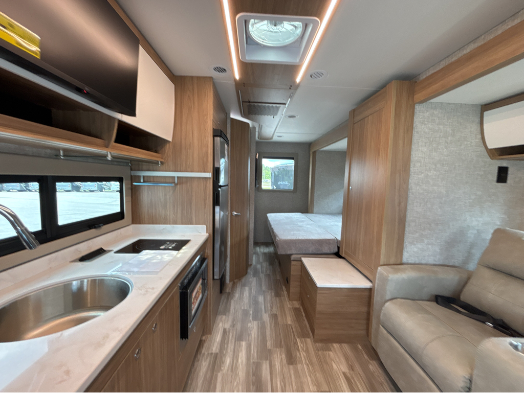 2026 TIFFIN WAYFARER 25 XPW - Image 8