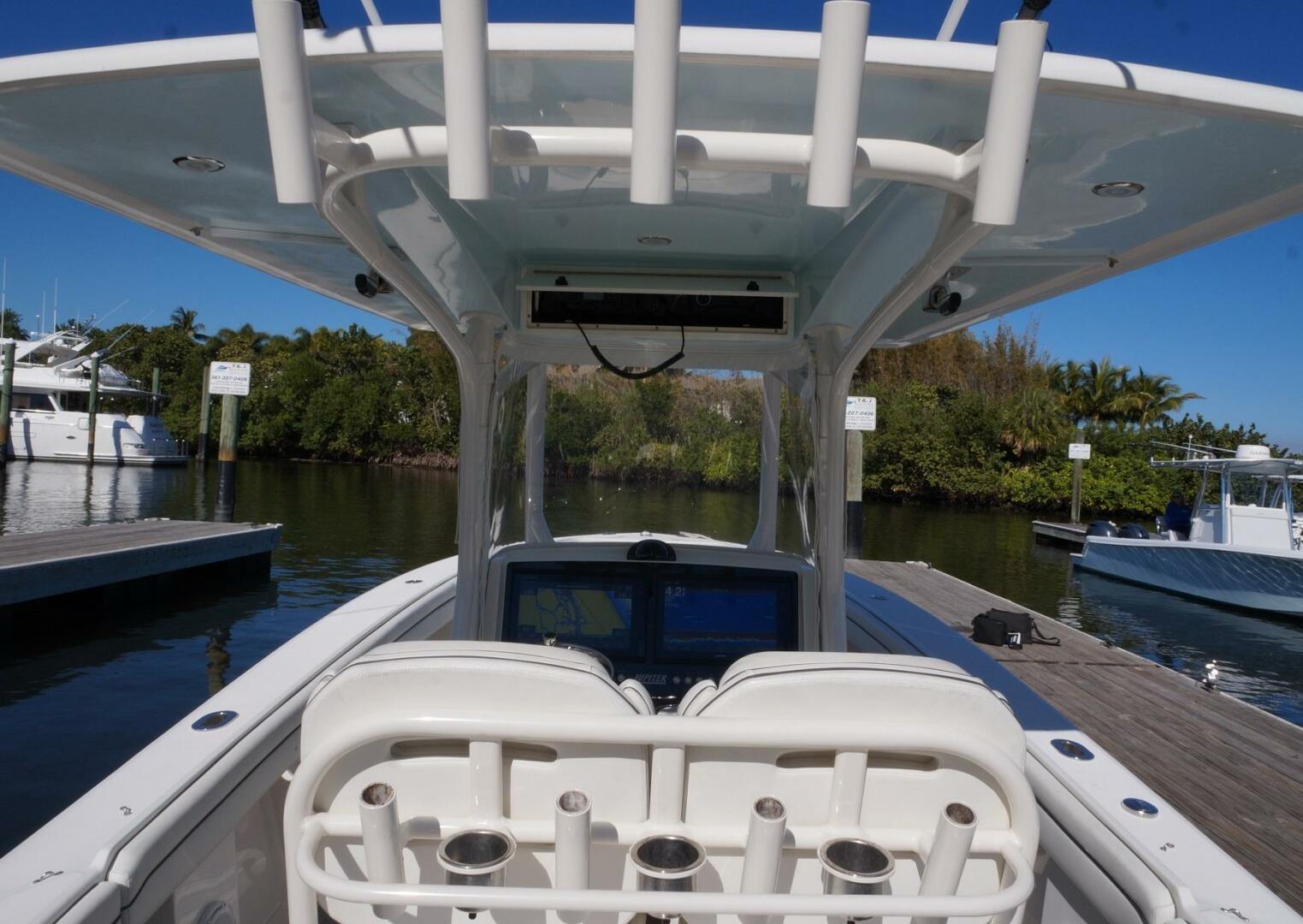 2015 Jupiter 30 FS - Image 10