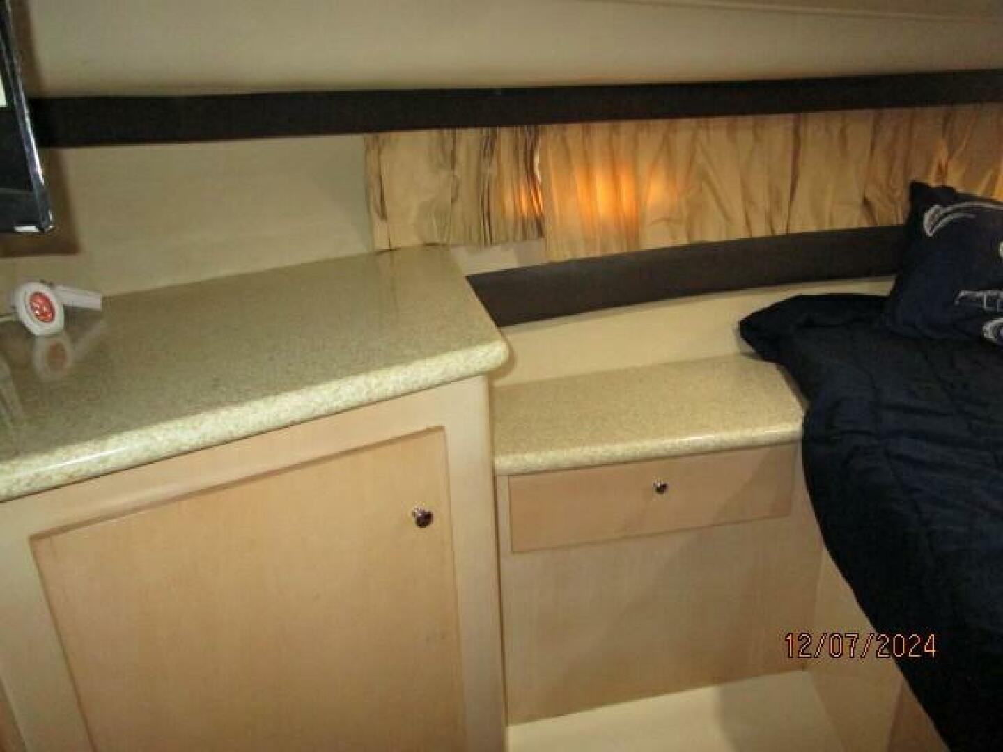 1999 Carver 40 Cockpit - Image 52