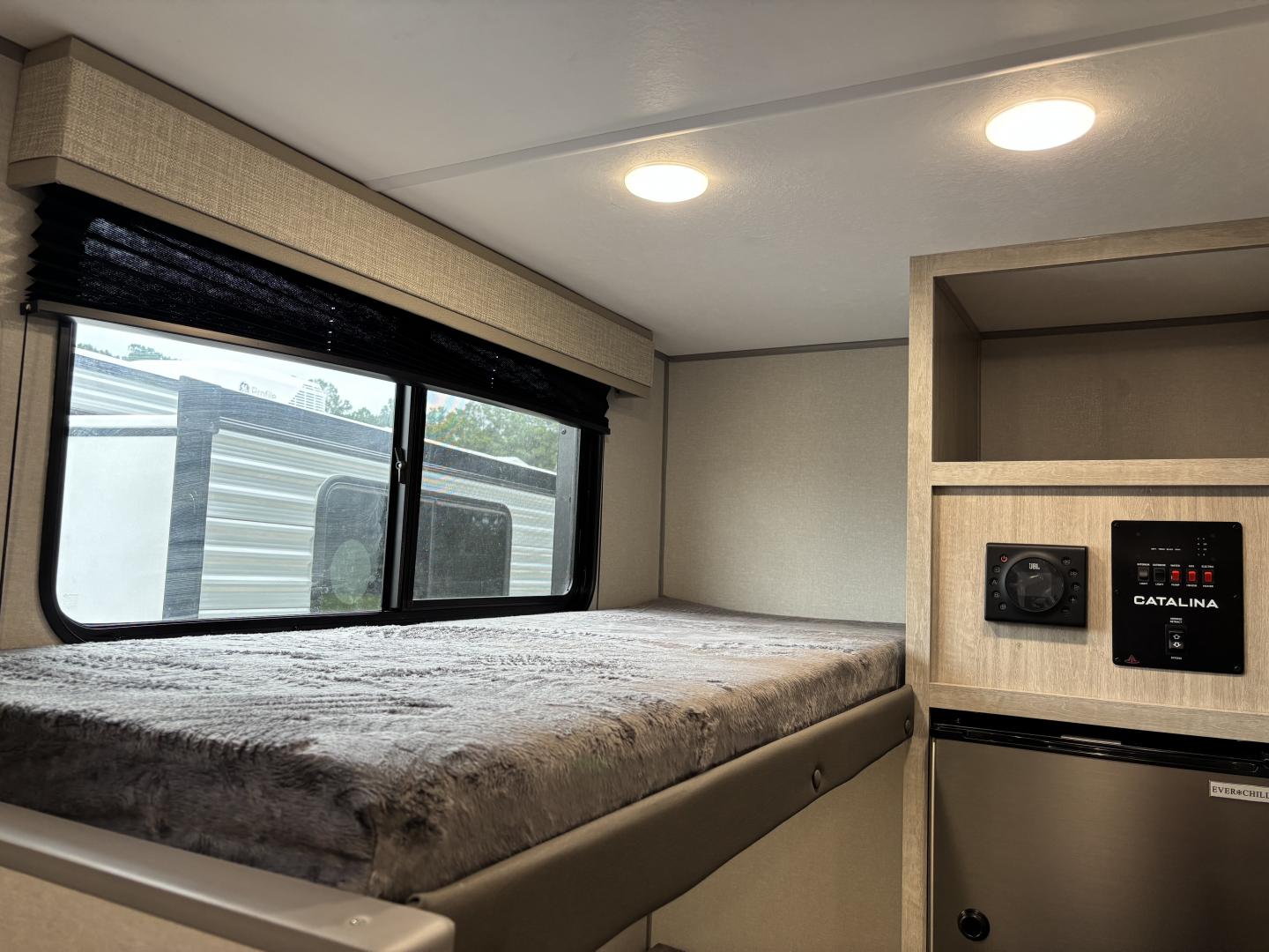 2025 Coachmen Catalina Summit Series 7 134BHX - Image 17