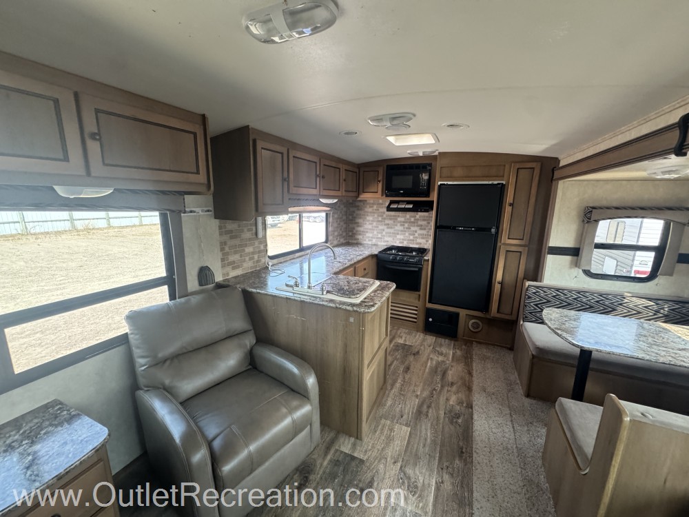 2015 Cruiser RV Shadow Cruiser S-288RKS - Image 8