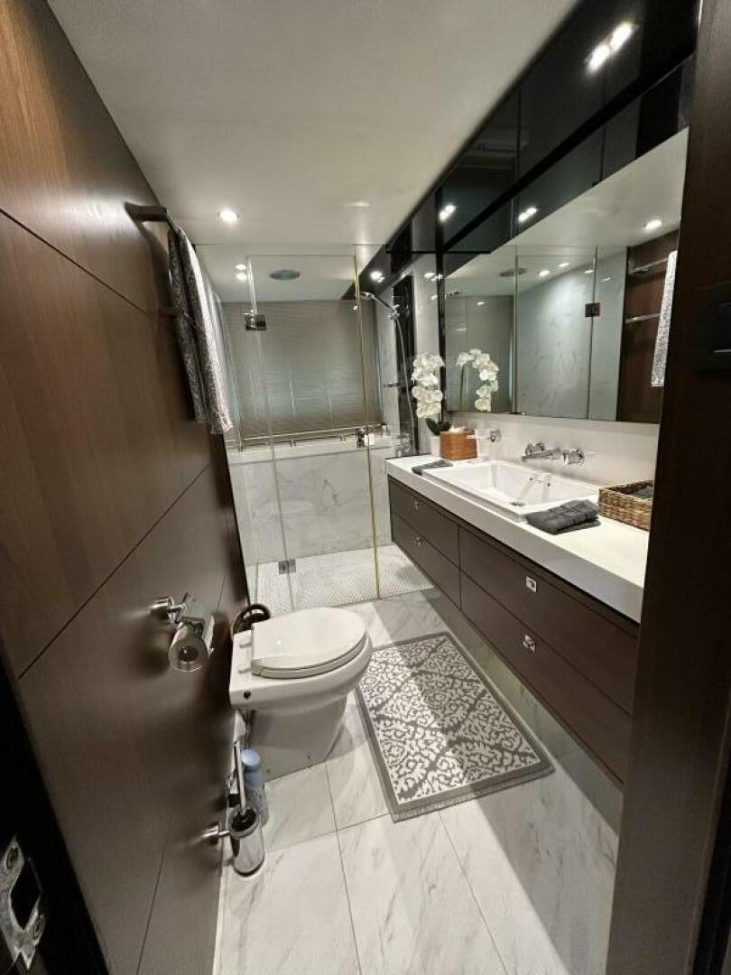 2014 Princess S72 - Image 23