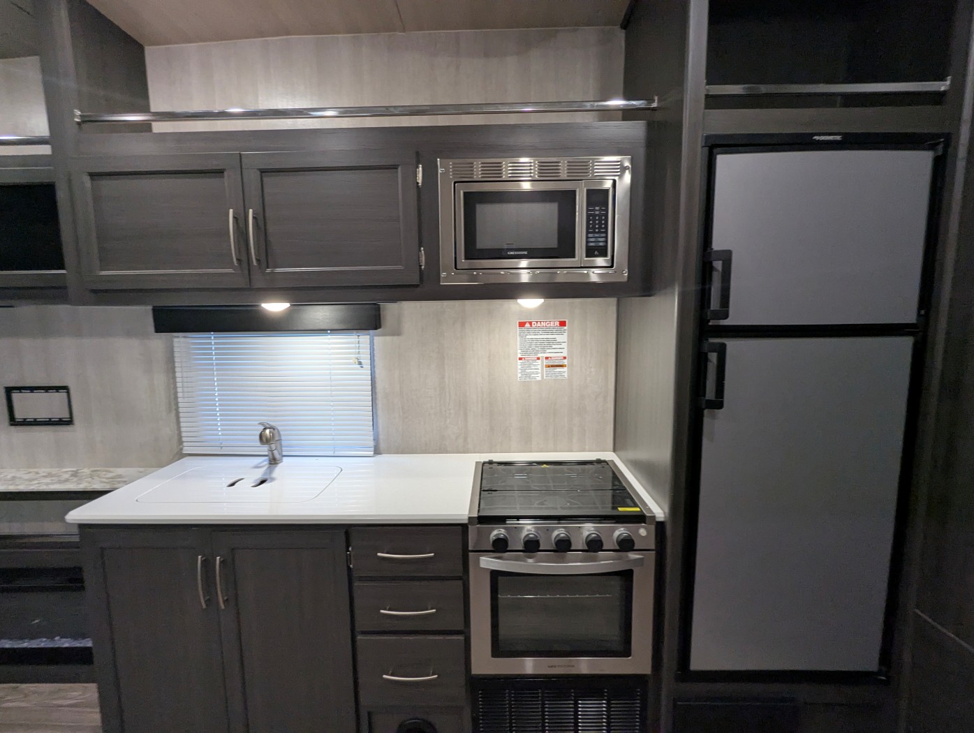 2022 Genesis Supreme Wanderer 28SAWL - Image 7