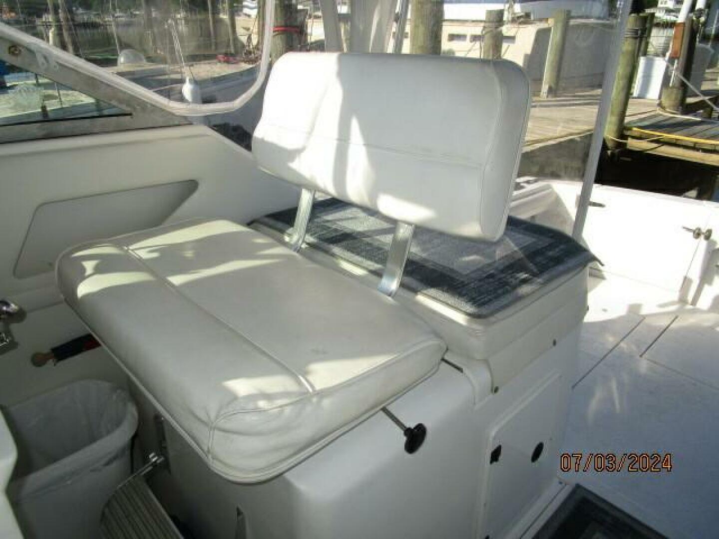 1996 Wellcraft 3300 Coastal - Image 33