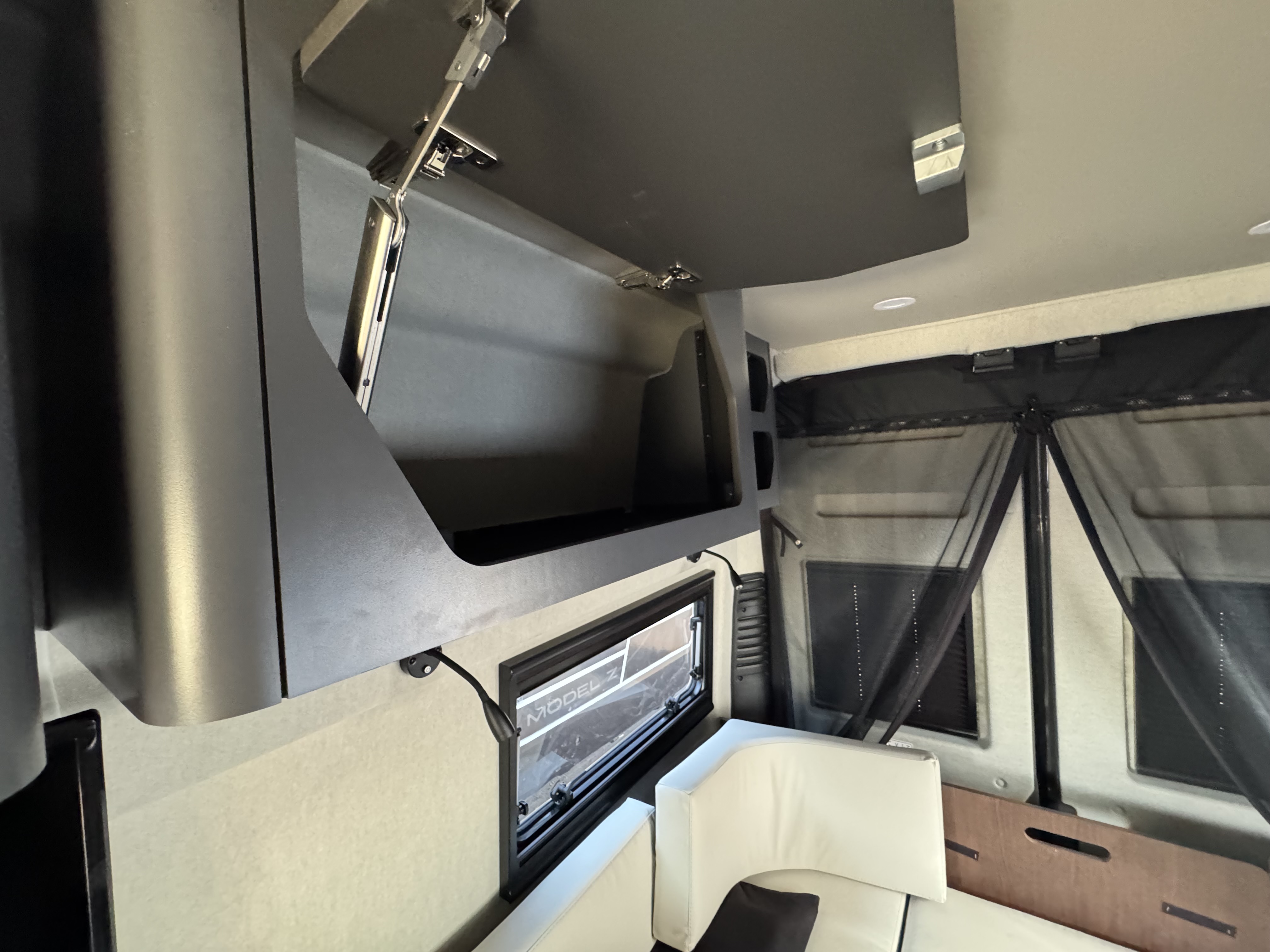 2027 GRAND DESIGN LINEAGE SERIESVP LVP2 - Image 18