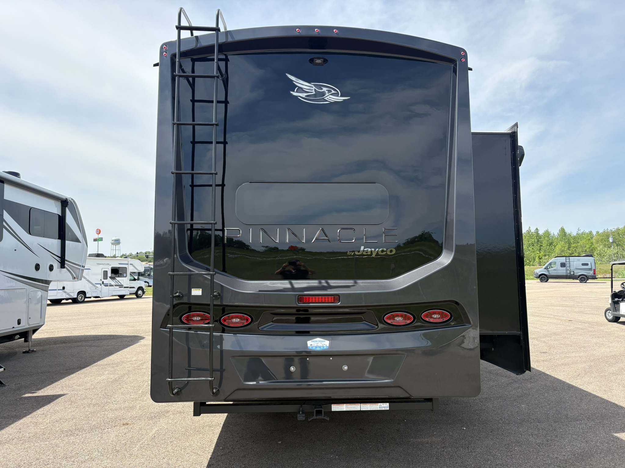 2026 JAYCO PINNACLE 38FBRK - Image 3