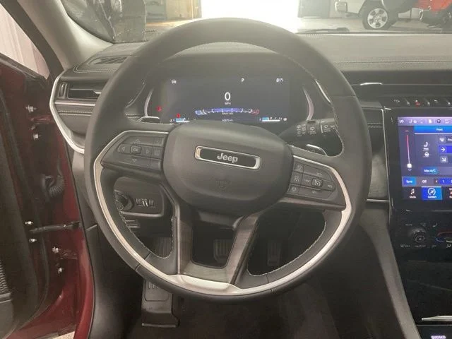 2024 Jeep Grand-Cherokee-L Laredo Altitude 4x4 - Image 14