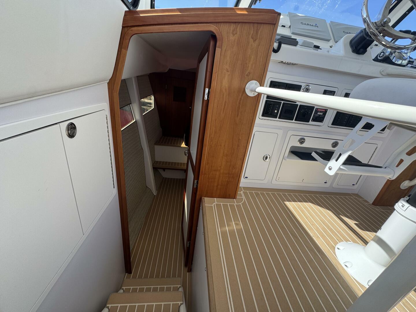 2020 Cape Power Cats 3500 PH - Image 25