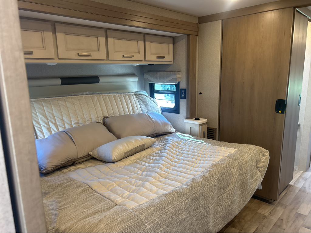 2026 THOR MOTOR COACH PASADENA 38DX - Image 49